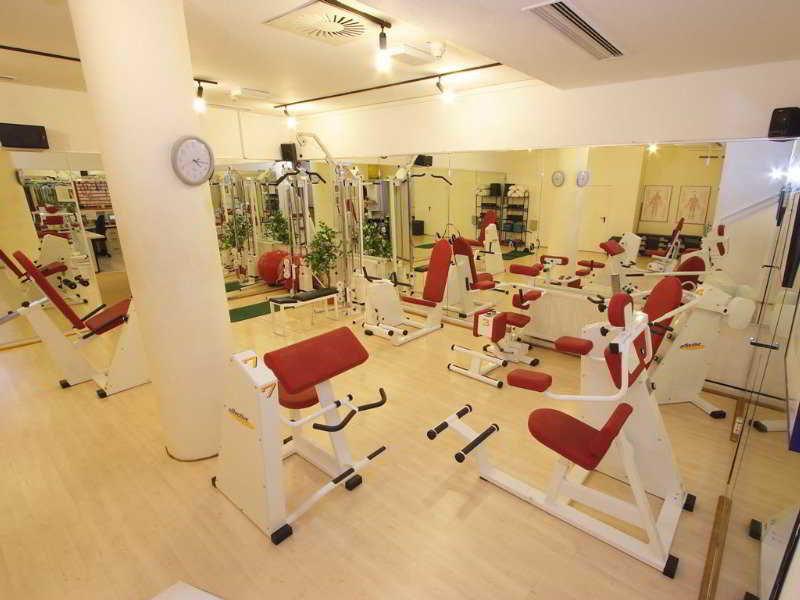 קלן The Ascot Hotel מראה חיצוני תמונה